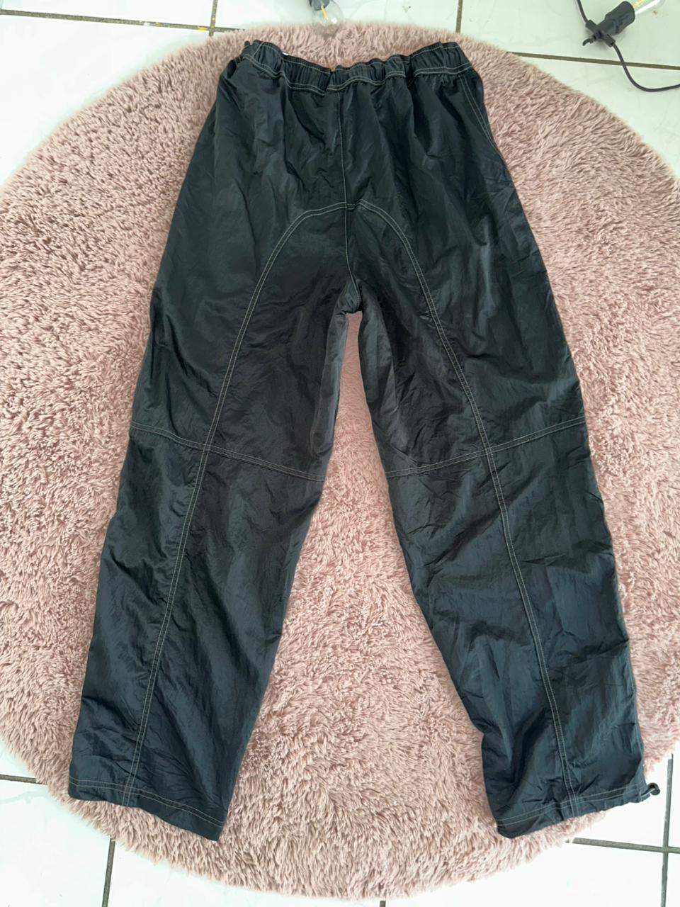 Pantalón Negro Impermeable